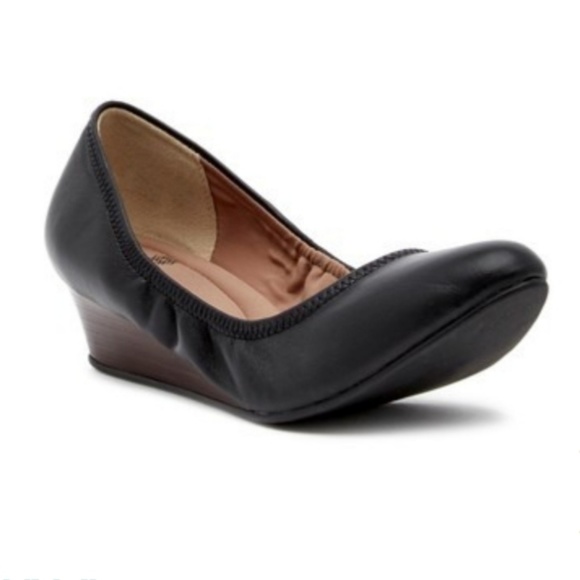 susina fraya leather wedge pump